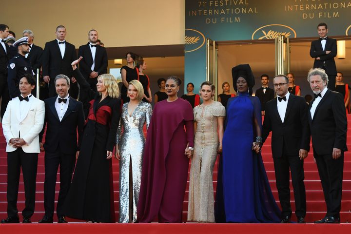 Le jury du 71e Festival de Cannes, présidé par Cate Blanchett, lors de la montée des marches de la cérémonie de clôture
 (LOIC VENANCE / AFP)