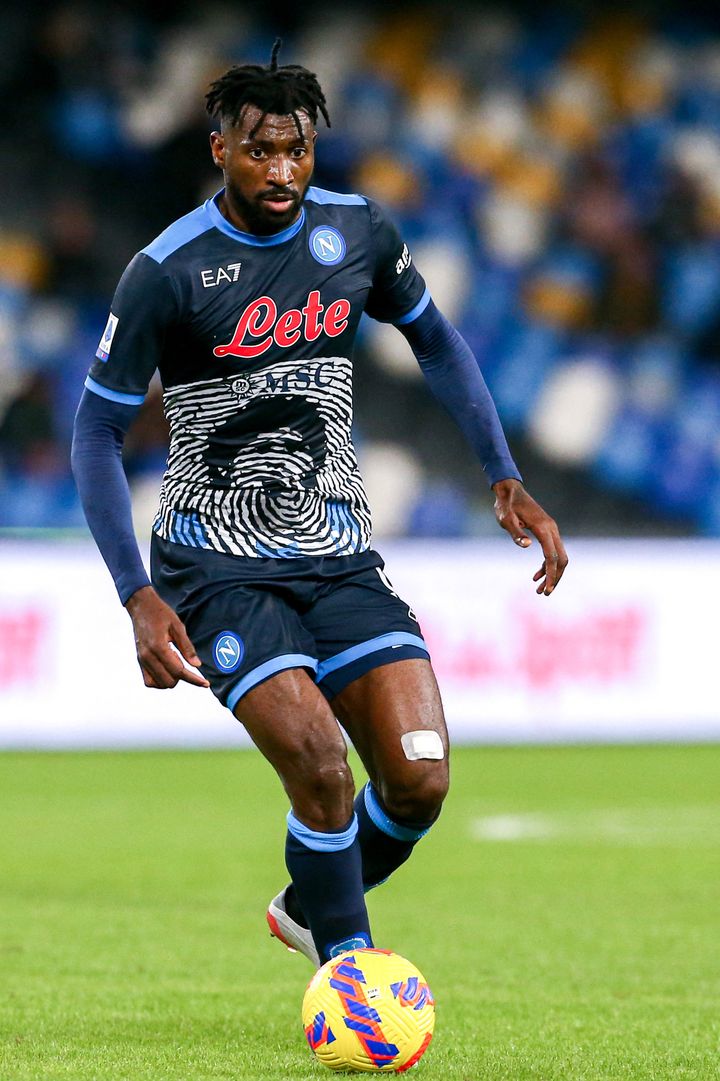 Napoli have an impressive start to the season, well helped by players like Zambo Anguissa, here in the match between Napoli and Hellas Verona on November 7, 2021, at the Dgiego Armando Maradona stadium in Napoli.  (ANTONIO BALASCO / CONTROLUCE VIA AFP)