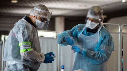 Coronavirus : la visière-menton n'est ni homologuée, ni efficace