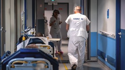 Le service des urgences de l'hôpital de Perpignan (Pyrénées-Orientales), le 17 juillet 2024. (ARNAUD LE VU / HANS LUCAS / AFP)