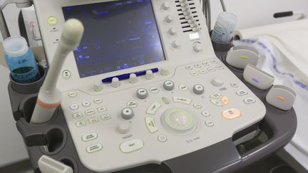 Un échographe, dans un hôpital. (LEYLA VIDAL / BELGA MAG / AFP)