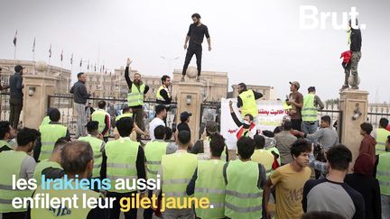 Que ce soit pour protester contre la hausse des prix du carburant, la perte du pouvoir d'achat ou le chômage de masse, des milliers de manifestants enfilent leur gilet jaune à travers le monde.