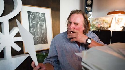 G&eacute;rard Depardieu dans son h&ocirc;tel particulier &agrave; Paris le 6 septembre 2012. (REVELLI-BEAUMONT / SIPA)