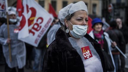 12 &agrave; 15 000 personnes, selon les syndicats, ont manifest&eacute; depuis la place de Port-Royal vers les abords du minist&egrave;re de la Fonction publique &agrave; paris le 31 janvier 2013 (JEFF PACHOUD / AFP)