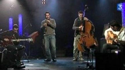 Jazz manouche : les Fils de Canouche en concert
 (Culturebox)