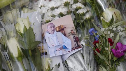 Le&nbsp;père Jacques Hamel, prêtre de Saint-Etienne-du-Rouvray, près de Rouen, avait été égorgé dans son église par deux jihadistes le 26 juillet 2016. (IAN LANGSDON / EPA)