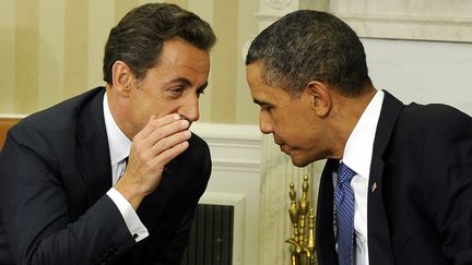 Nicolas Sarkozy et Barack Obama, dans le bureau ovale, &agrave; la Maison Blanche (Washington), le 1er novembre 2011. ( AFP )