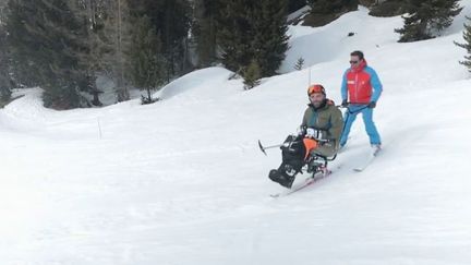 Les Jeux paralympiques de Pékin&nbsp;(Chine)&nbsp;qui se tiennent en ce moment pourraient susciter des vocations.&nbsp;Seulement, les stations de ski françaises sont encore très peu adaptées aux personnes handicapées. (FRANCE 2)