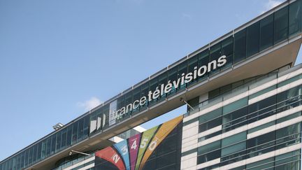 La façade du siège de France Télévisions dans le 15e arrondissement de Paris. (PHOTO12 / GILLES TARGAT)