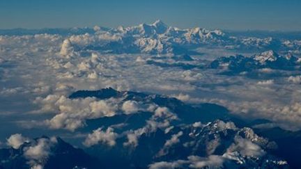 Sommets tibétains enneigés (15 septembre 2013). (AFP - Xinhua - Purbu Zhaxi)