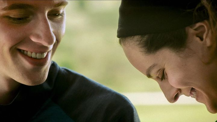 Benjamin Voisin et Noémie Merlant dans "Les Âmes soeurs" d'André Téchiné (2023). (2022 CURIOSA FILMS)