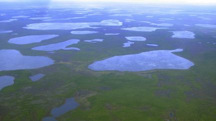 Une vue aérienne du permafrost sibérien, près de la ville de Tcherski (Russie), le 28 août 2007. (REUTERS  STAFF / REUTERS)