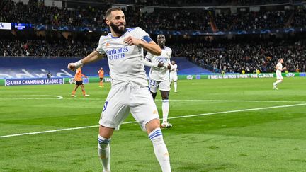 La joie de Karim Benzema après son deuxième but contre le Shakhtar Donetsk le 3 novembre 2021 en Ligue des champions. (PIERRE-PHILIPPE MARCOU / AFP)