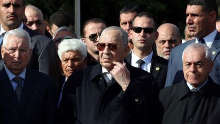 Le chef d'état-major algérien, Ahmed Gaïd Salah, également vice-ministre de la Défense, aux funérailles du général à la retraite Atailia, au cimetière El Alia d'Alger, le 10 décembre 2017 (Billal Bensalem/NurPhoto)