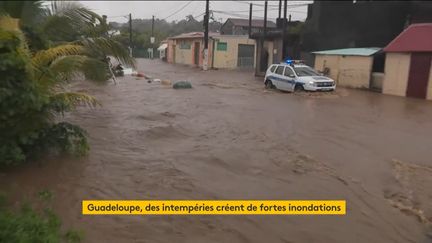 Guadeloupe : les habitants font face à de fortes inondations