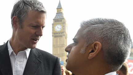  (Zac Goldsmith, le conservateur face à Sadiq Khan, le travailliste © REUTERS Toby Melville)