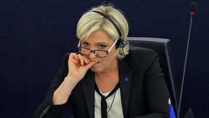 Marine Le Pen au Parlement européen, à Strasbourg, le 5 avril 2017. (? VINCENT KESSLER / REUTERS / X00403)