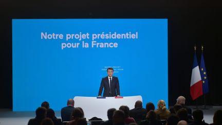 Le président sortant Emmanuel Macron présente son projet à la presse, le 17 mars 2022, à Aubervilliers (Seine-Saint-Denis).&nbsp; (MAXPPP)