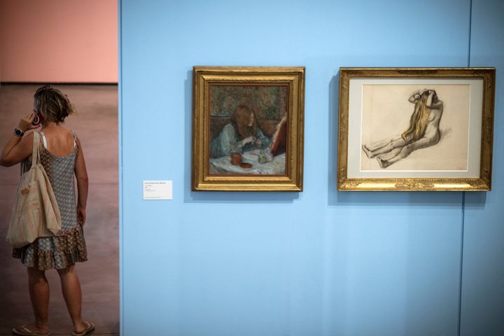 A l'exposition "Quand Toulouse-Lautrec regarde Degas" le 18 juillet 2022 au musée Toulouse-Lautrec d'Albi (France), qui fête son centenaire. (LIONEL BONAVENTURE / AFP)