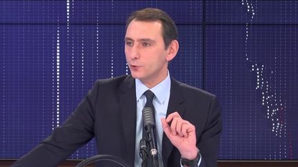 Laurent Jacobelli,&nbsp;porte-parole du Rassemblement national, était l'invité du "8.30 franceinfo", samedi 14 novembre 2020. (FRANCEINFO / RADIOFRANCE)