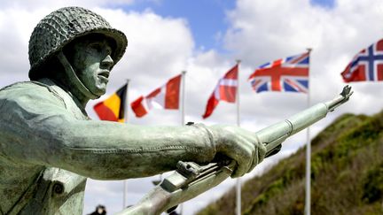 La&nbsp;cérémonie internationale pour le 76e anniversaire du Débarquement et de la bataille de Normandie&nbsp;le&nbsp;6 juin 2020, à Vierville-sur-Mer dans le Calvados. (MARC OLLIVIER / MAXPPP)