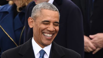 Barack Obama, à Washington (Etats-Unis), lors de la cérémonie d'investiture de Donald Trump, le 20 janvier 2017. (TIMOTHY A. CLARY / AFP)