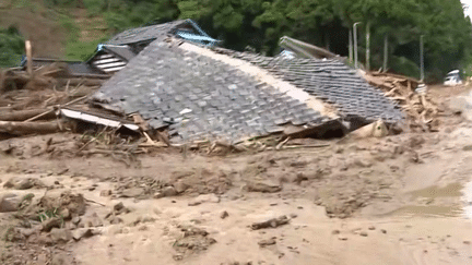 Japon : des inondations meurtrières dans le centre du pays (France 2)