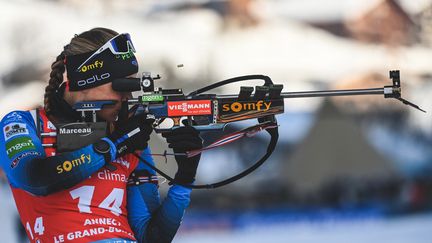 Anais Bescond lors du sprint du Grand-Bornand en Coupe du monde de biathlon le 16 décembre 2021.&nbsp; (OLIVIER CHASSIGNOLE / AFP)