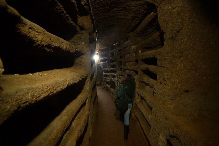 Au coeur des catacombes de Priscille, à Rome
 (FILIPPO MONTEFORTE / AFP)