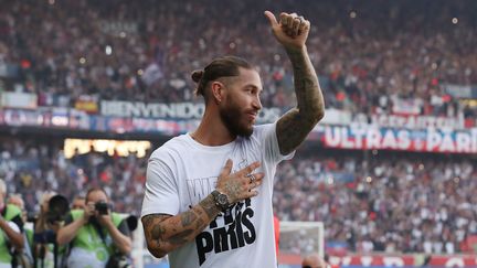 Sergio Ramos lors de sa présentation au public parisien au Parc des Princes, le 14 août 2021. (CHINE NOUVELLE/SIPA / XINHUA)