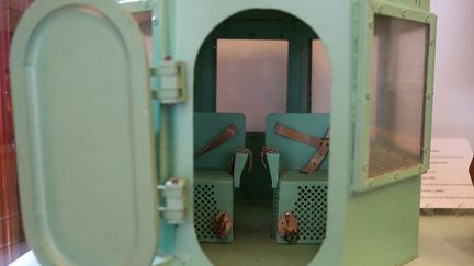 Chambre à gaz de la prison de San Quentin (présentée ici lors d'une exposition) (JUSTIN SULLIVAN / GETTY IMAGES NORTH AMERICA / AFP)