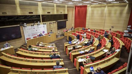 Audition du Pr Jean-François Delfraissy, chef du conseil scientifique sur le Covid-19, par la commission d'enquête du Sénat sur la&nbsp;gestion par les pouvoirs publics de la pandémie. (LUC NOBOUT / MAXPPP)