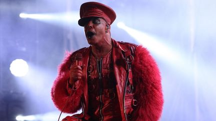 Le chanteur du groupe de métal allemand Rammstein, Till Lindemann, le 2 décembre 2022 lors d'un concert à Toluca, au Mexique. (EYEPIX / NURPHOTO / AFP)