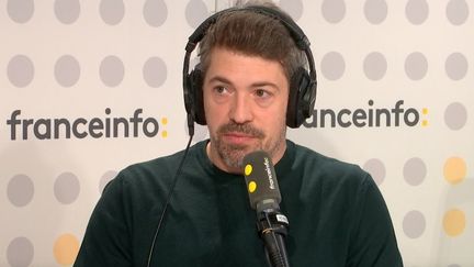 Le réalisateur Thomas Cailley dans le studio de franceinfo le 23 février 2024 (FRANCEINFO / RADIO FRANCE)