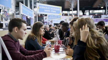 Salon de l'admission post bac à la grande halle de la Villette à Paris, le 8 janvier 2016. (MAXPPP)