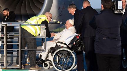 Le pape embarque à Rome dans l'avion qui va le mener en RDC, le 31 janvier 2023. (TELENEWS / ANSA)