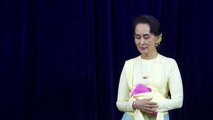 Lors de sa première apparition publique depuis la publication du rapport de l'ONU évoquant un "génocide" des Rohingyas,&nbsp;Aung San Suu Kyi a parlé littérature et poésie (28 août 2018). (YE AUNG THU / AFP)