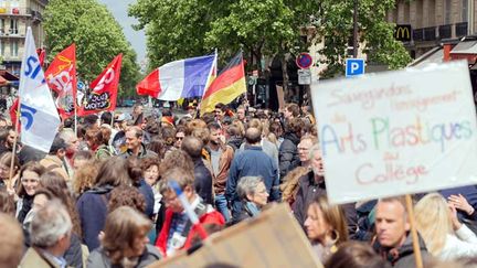 &nbsp; (Le 19 mai, environ 3.500 personnes ont manifesté dans les rues de Paris contre la réforme du collège © MaxPPP)