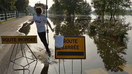 Inondations &agrave; Les Damps (Eure), le 5 juin 2016 (JEAN-FRANCOIS MONIER / AFP)