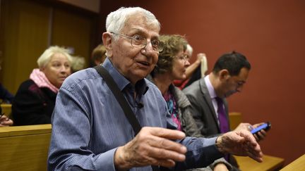 Jean Mercier est accus&eacute; d'avoir aid&eacute;&nbsp;sa femme gravement malade &agrave; mourir, en novembre 2011. (PHILIPPE DESMAZES / AFP)