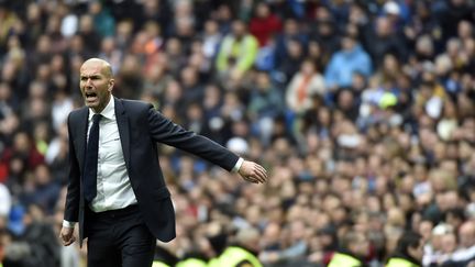 Zinedine Zidane (Real Madrid) donne ses consignes (GERARD JULIEN / AFP)