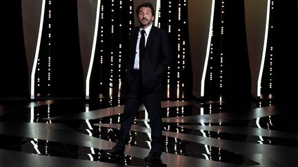 L'acteur Edouard Baer anime la cérémonie de clôture du Festival de Cannes, le 25 mai 2019. (CHRISTOPHE SIMON / AFP)