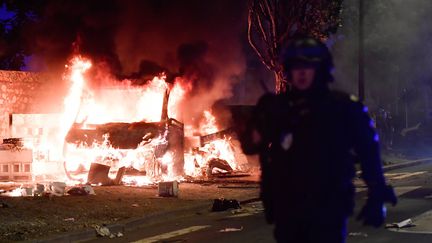 Des émeutes à Nantes (Loire-Atlantique), dans la nuit du mardi 3 juillet 2018. (FRANCK DUBRAY / MAXPPP)