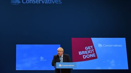 Le Premier ministre britannique Boris Johnson le 2 octobre 2019 lors de son discours à Manchester face aux conservateurs. (BEN STANSALL / AFP)