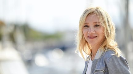 La comédienne Sylvie Testud lors du Festival de la Fiction TV de la Rochelle, en septembre 2022. (FRANCK CASTEL / MAXPPP)