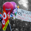 Une manifestation contre la réforme des retraites du premier quinquennat d'Emmanuel Macron, le 6 février 2020 à Paris. (THOMAS SAMSON / AFP / ELLEN LOZON / FRANCEINFO)