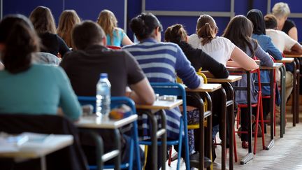 Epreuve de philosophie du baccalaur&eacute;at 2012, &agrave; Strasbourg (Bas-Rhin), le 18 juin 2012. (FREDERICK FLORIN / AFP)