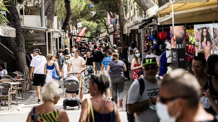 La promenade du front de mer à Argelès-sur-Mer (Pyrénées-Orientales), le dimanche 2 août 2018. (NICOLAS PARENT / MAXPPP)