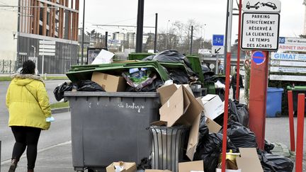 Le maire de Toulouse, Jean-Luc Moudenc, menace de confier la collecte des déchets au secteur privé, face à la grève des éboueurs. (LAURENT DARD / MAXPPP)