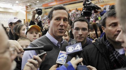 Rick Santorum, candidat &agrave; l'investiture r&eacute;publicaine et sensation des primaires apr&egrave;s une perc&eacute;e dans l'Iowa, le 3 janvier 2012 &agrave; Des Moines, Iowa (Etats-Unis). (JOHN GRESS / REUTERS)